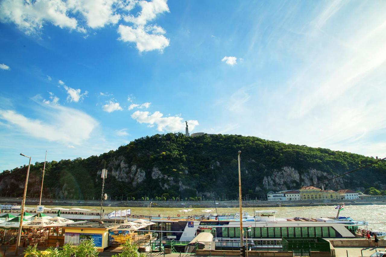 Pelicanstay At Riverside Danube Budapest Exteriör bild